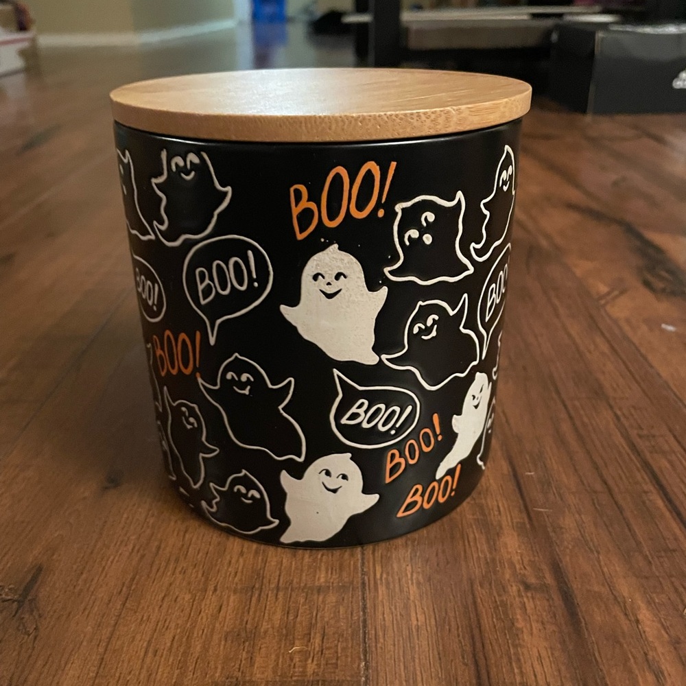 Eli + Ana Melton Ghost 5” Halloween Cellar